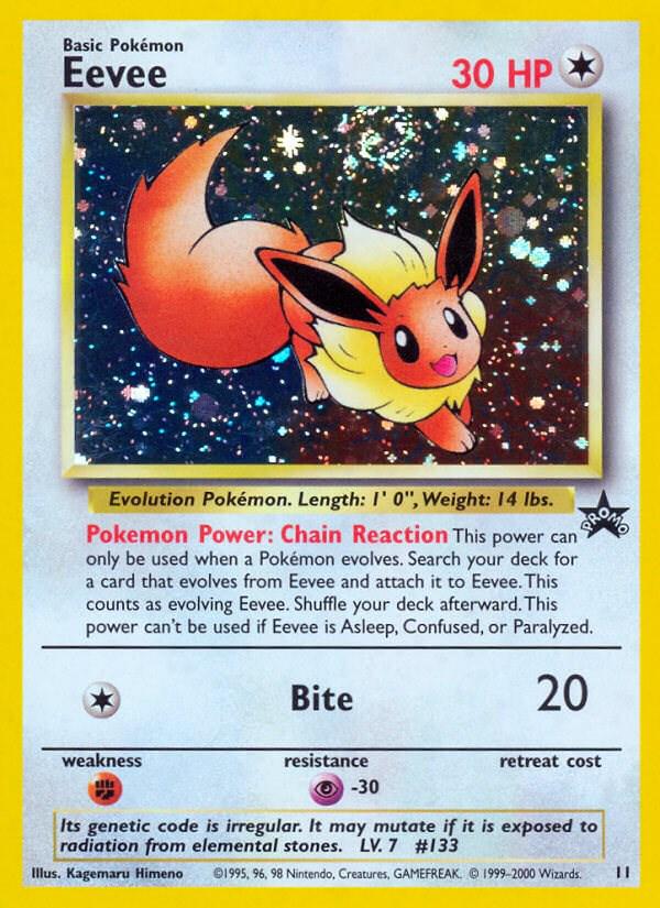 La sección superior de la carta muestra el nombre del Pokémon, Eevee, en una fuente grande y en negrita. Debajo, la carta muestra un dibujo de Eevee, resaltada por un diseño brillante y reluciente de colores amarillo, azul y rojo en referencia a sus evoluciones básicas de Jolteon, Vaporeon y Flareon. Los HP de la carta se muestran de forma prominente (30 HP).
